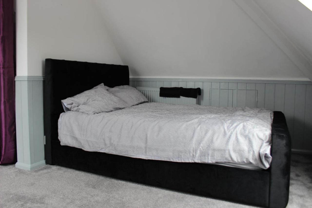Modern Spacious House - Sleeps 16, Free Parking, Sun Terrace Nuneaton Dış mekan fotoğraf