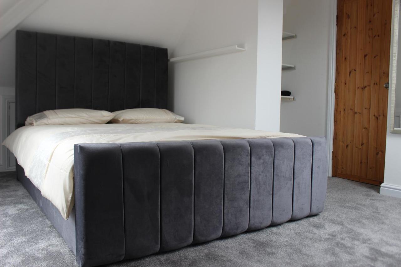 Modern Spacious House - Sleeps 16, Free Parking, Sun Terrace Nuneaton Dış mekan fotoğraf