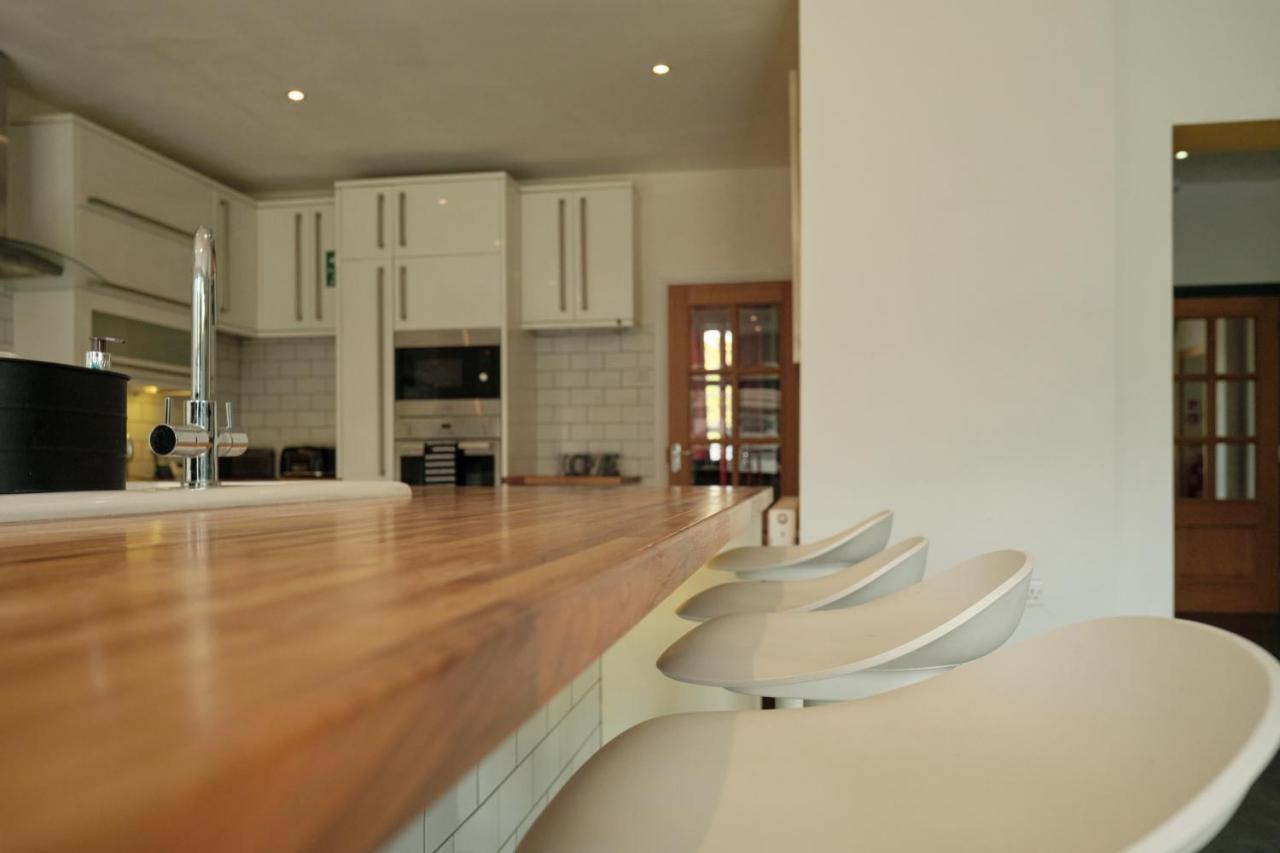 Modern Spacious House - Sleeps 16, Free Parking, Sun Terrace Nuneaton Dış mekan fotoğraf