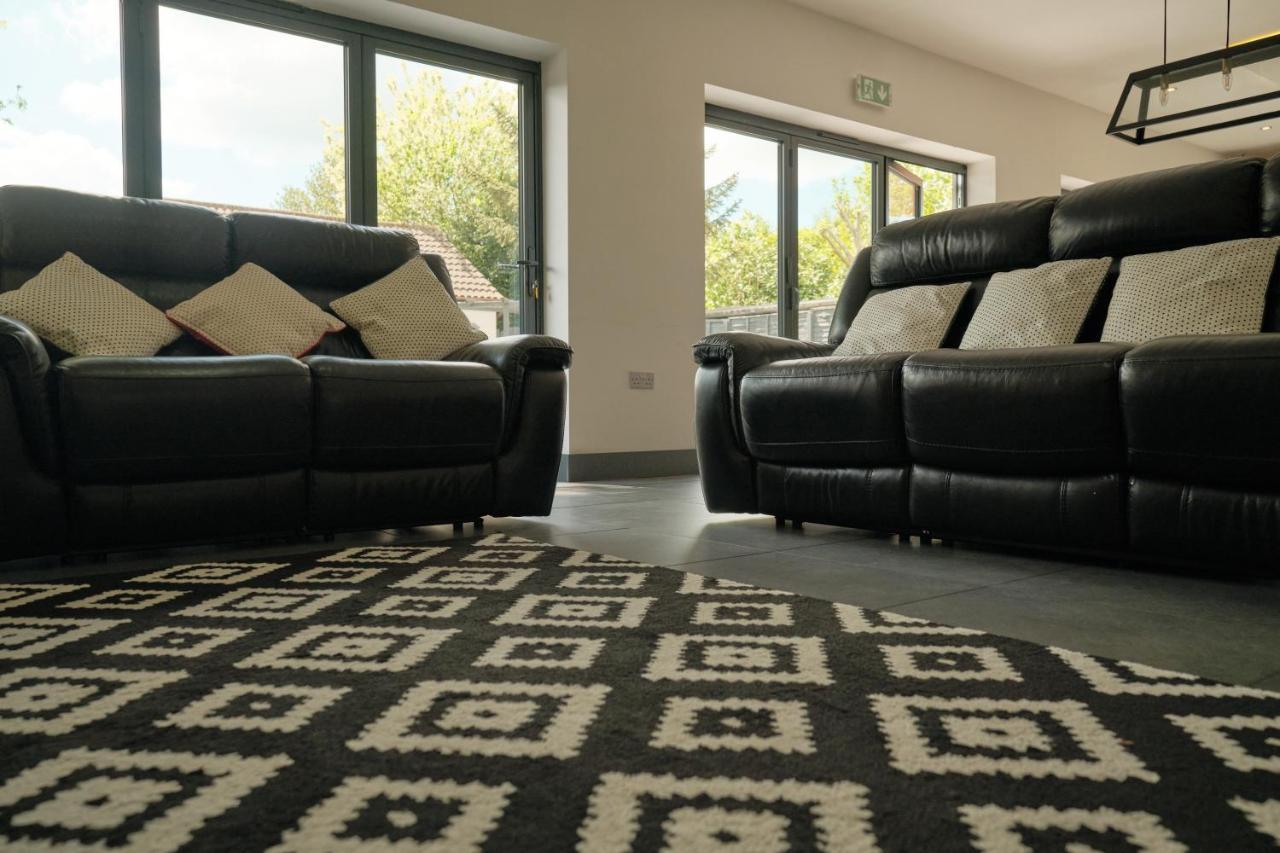 Modern Spacious House - Sleeps 16, Free Parking, Sun Terrace Nuneaton Dış mekan fotoğraf