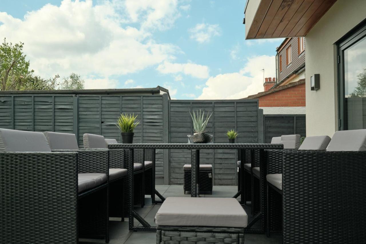Modern Spacious House - Sleeps 16, Free Parking, Sun Terrace Nuneaton Dış mekan fotoğraf