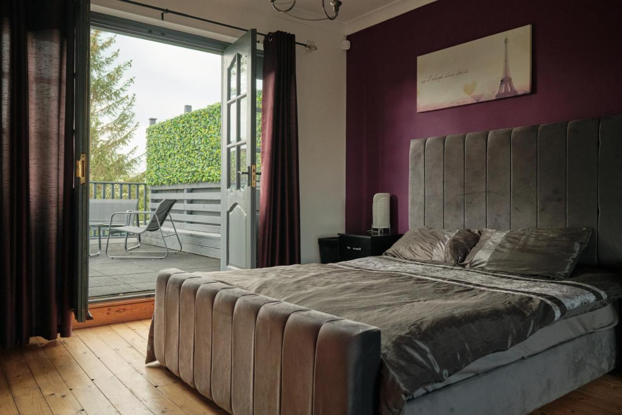 Modern Spacious House - Sleeps 16, Free Parking, Sun Terrace Nuneaton Dış mekan fotoğraf